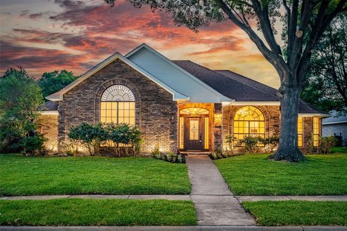 2117 Rolling Oak Ln, Garland, TX, 75044-7831 | Card Image