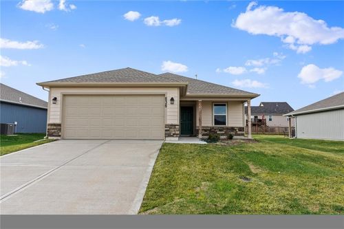 874 N Pear St, Gardner, KS, 66030-2262 | Card Image