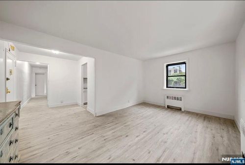 2335 Hudson, Fort Lee, NJ, 07024 | Card Image