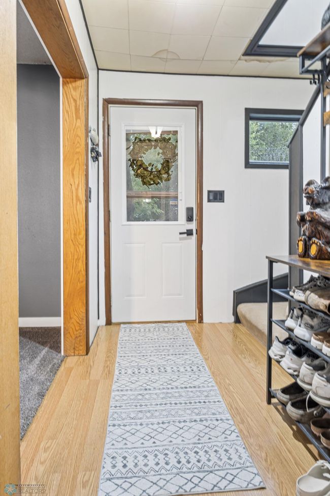 Entry | Image 6
