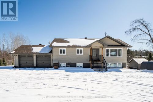 211 Eglington Rd N, Callander, ON, P0H1H0 | Card Image