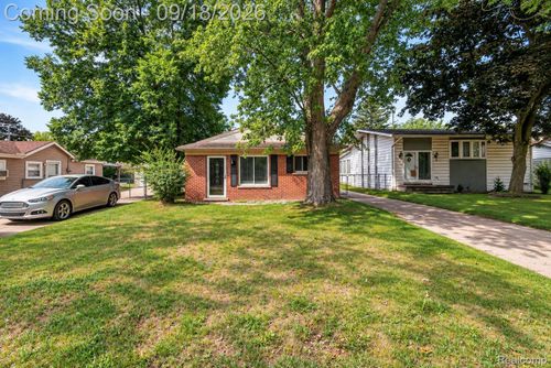 8031 N Silvery Ln, Dearborn Heights, MI, 48127-1783 | Card Image