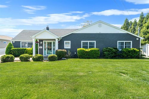 418 Bay 6th Street, Islip, NY, 11795 | Card Image