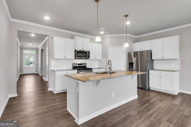 6872 Lake Overlook Ln, House other with 4 bedrooms, 2 bathrooms and 2 parking in Flowery Branch GA | Image 9