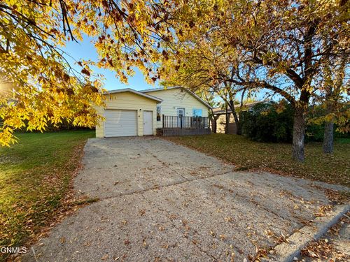 405 Robin St, Columbus, ND, 58727-7024 | Card Image