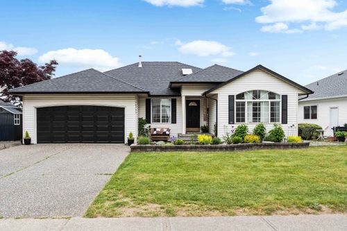 46733 Sylvan Dr, Chilliwack, BC, V2R4E9 | Card Image