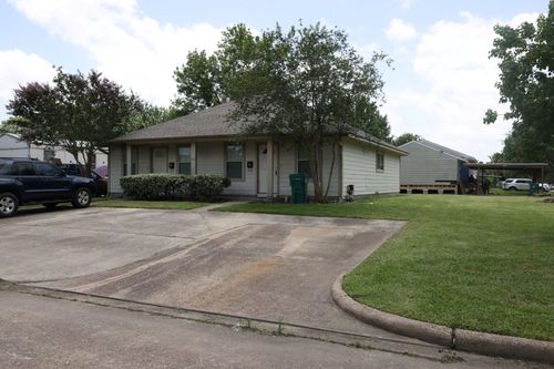a-402 Trichelle Street, Pasadena, TX, 77506 | Card Image