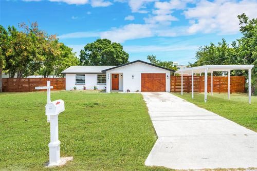 208 Palmetto Rd W, NOKOMIS, FL, 34275-2037 | Card Image