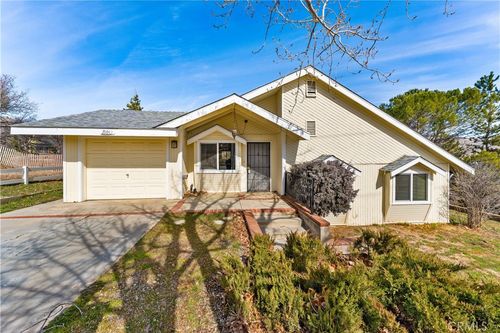 21013 Carriage Dr, Tehachapi, CA, 93561-8084 | Card Image