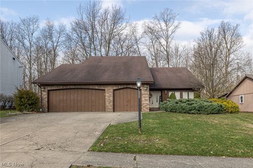 13576 Fairwinds Drive, Strongsville, OH, 44136 | Card Image