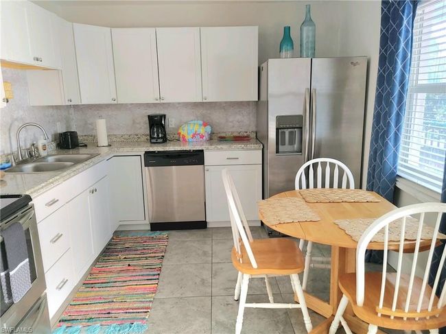 APT-6 - 2840 Shoreview Dr, Condo with 2 bedrooms, 1 bathrooms and null parking in NAPLES FL | Image 4