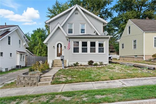 37 Selden Ave, Akron, OH, 44301-2848 | Card Image