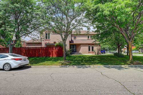 3246 Fanleaf Dr, Mississauga, ON, L5N7C9 | Card Image