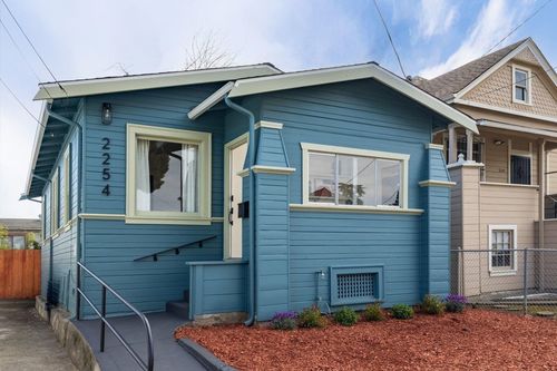 2254 2254 62nd Ave, Oakland, CA, 94605 | Card Image