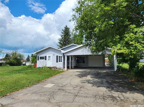 356 2 Ave E, Melville, SK, S0A2P0 | Card Image