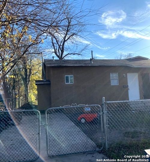 2-1902 Lennon Ave, San Antonio, TX, 78223-2587 | Card Image