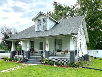 111 Southeast Street, House other with 3 bedrooms, 2 bathrooms and null parking in Wellsville MO | Image 1