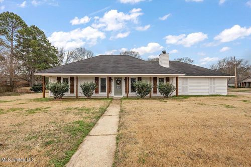 405 Beaver Creek Dr, Ridgeland, MS, 39157-2113 | Card Image