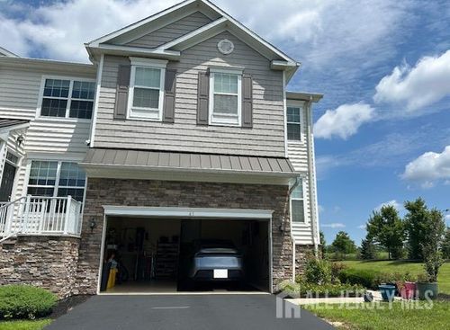 41 Bauer Ln, Cranbury, NJ, 08512-3414 | Card Image