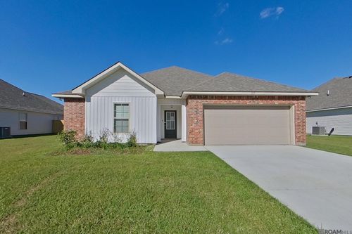 107 Hendrix Rd, Carencro, LA, 70520-4537 | Card Image