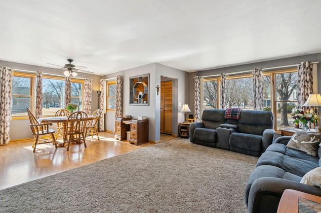 Open living/dinin room-nice flow for entertaining | Image 10