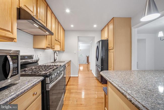 10462 Malone Ct, Townhouse with 3 bedrooms, 4 bathrooms and null parking in FAIRFAX VA | Image 13