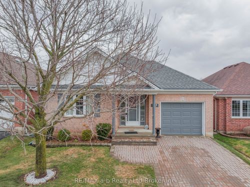 218 Baldwin St, Tillsonburg, ON, N4G5W3 | Card Image