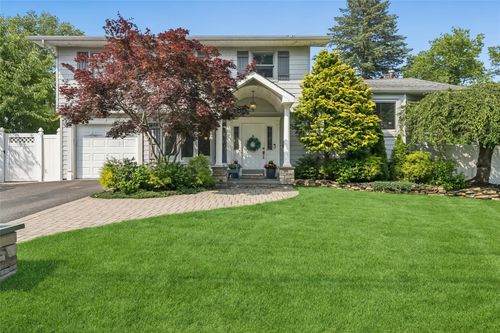 7 Nantucket Ln, Deer Park, NY, 11729-1012 | Card Image