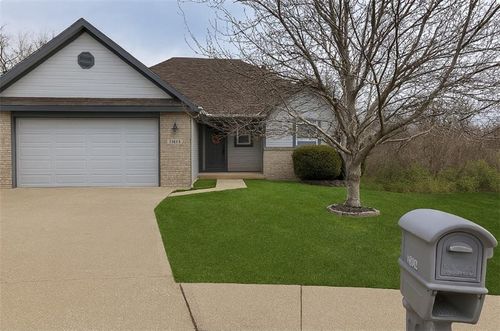 12124 E 54th St, Kansas City, MO, 64133-3009 | Card Image