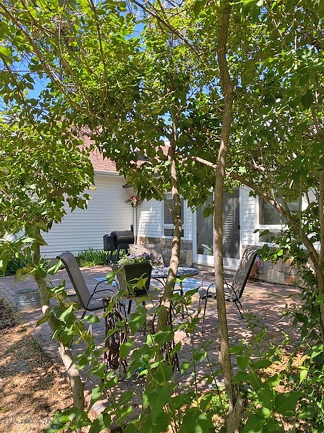 back patio area | Image 17