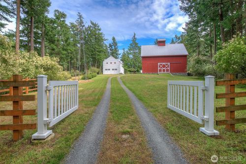 125 Mossywoods Ln, Orcas, WA, 98280-0106 | Card Image