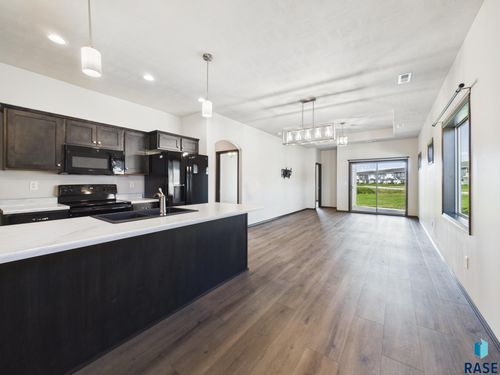 551 S Russet Cir, Sioux Falls, SD, 57108 | Card Image