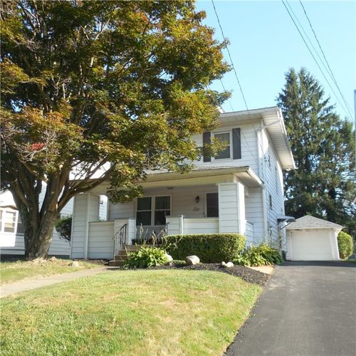 111 E Garfield Ave, New Castle, PA, 16105-2537 | Card Image