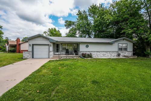822 Fredrick Dr, El Dorado, KS, 67042-2236 | Card Image