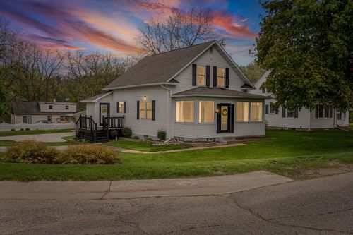 S3586 Chicken Valley Rd, Fountain City, WI, 54629-7322 | Card Image