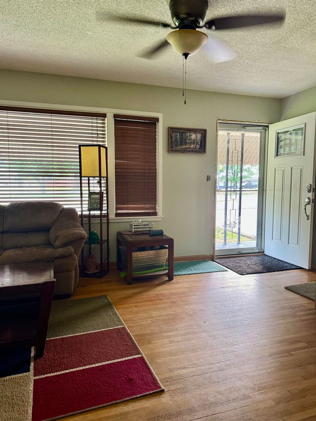 722 Westview Dr, House other with 3 bedrooms, 2 bathrooms and null parking in Mulvane KS | Image 5