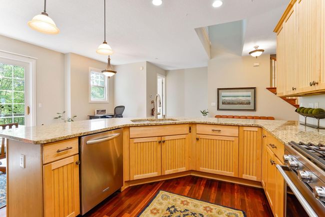 448 3 Rd St, Townhouse with 2 bedrooms, 3 bathrooms and null parking in Excelsior MN | Image 11