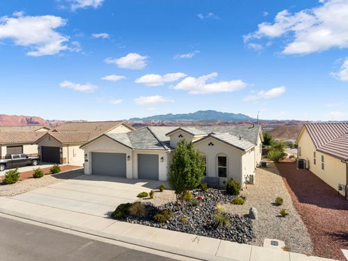 583 S Alserio Ln, St George, UT, 84770-1377 | Card Image