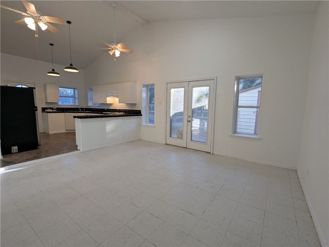 410 E Willis St, House other with 2 bedrooms, 1 bathrooms and null parking in Odem TX | Image 14