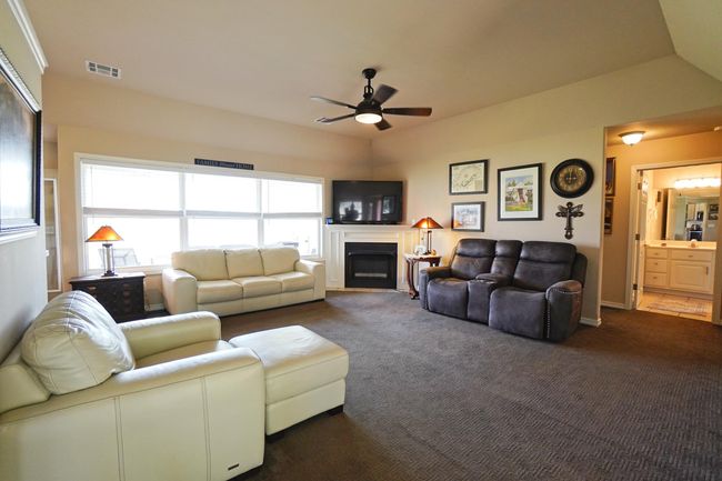 Living Room | Image 7