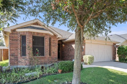 1001 Pigeon Hawk Dr, Little Elm, TX, 75068-8585 | Card Image