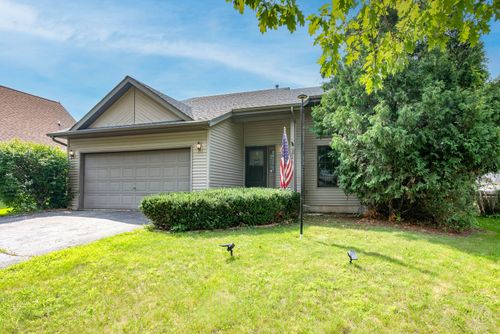 729 Cottonwood Cir, Genoa, IL, 60135-7508 | Card Image