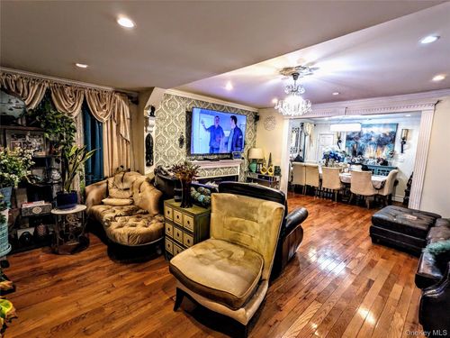 11122 178th St, Jamaica, NY, 11433-4116 | Card Image