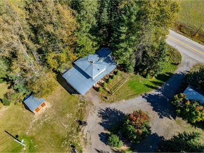 9848 Highway 6, House other with 3 bedrooms, 1 bathrooms and 1 parking in Salmo BC | Image 3