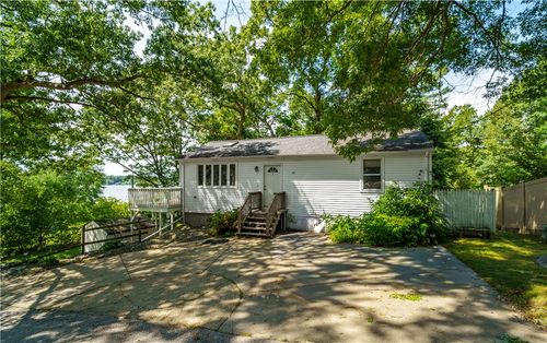 59 Mohawk St, Coventry, RI, 02816-5557 | Card Image