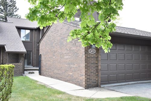 2073 Bordeaux St, West Bloomfield, MI, 48323-3012 | Card Image