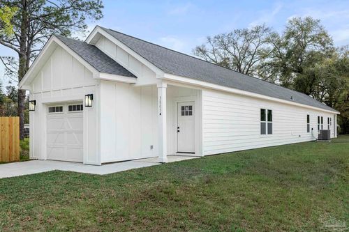 3805 10th Ave, Pensacola, FL, 32503-2804 | Card Image