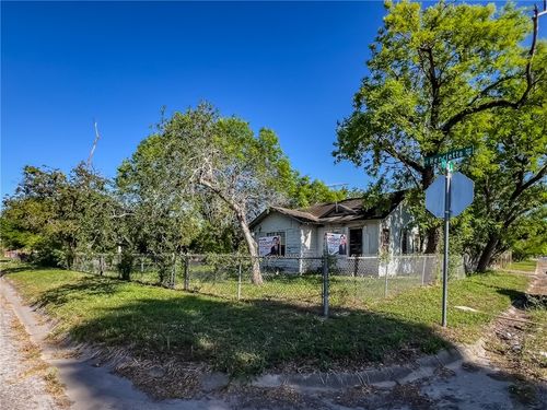 701 E Henrietta Ave, Kingsville, TX, 78363-4645 | Card Image