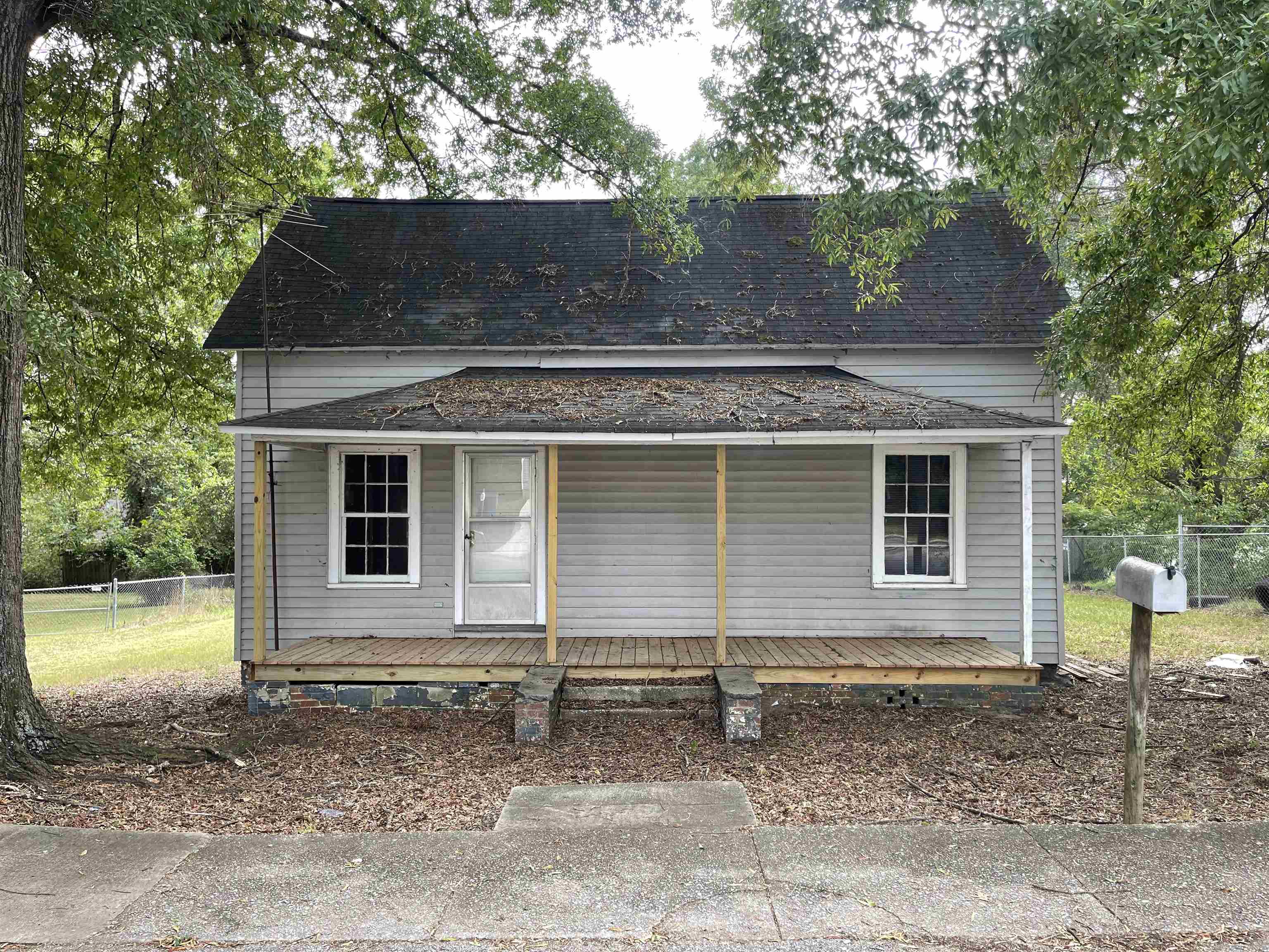 Woodruff St, Woodruff, SC 29388