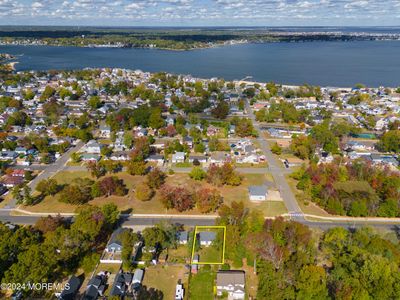 144 E Arverne Avenue, House other with 2 bedrooms, 1 bathrooms and null parking in Ocean Gate NJ | Image 2